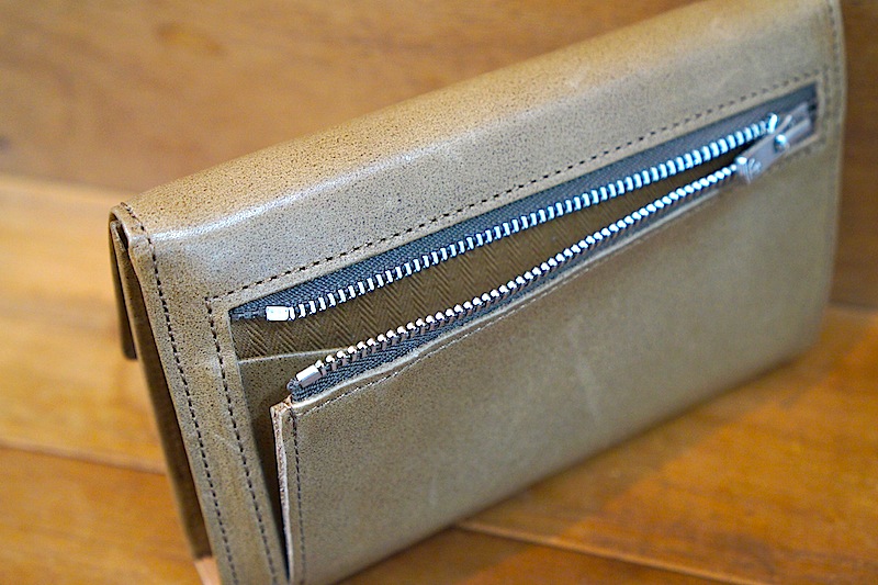 hobo
SHADE LEATHER TRIFOLD WALLET